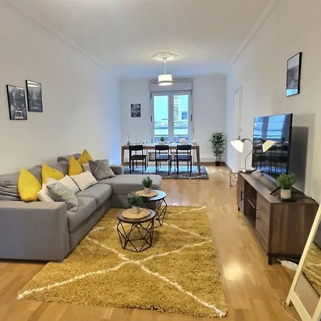 Plein Centre 8pers 4ch 2sdb, Terrasse, Billard Roe