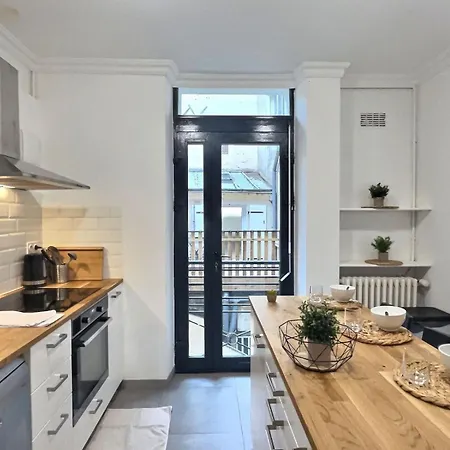 Plein Centre 8pers 4ch 2sdb, Terrasse, Billard Roe Apartment *