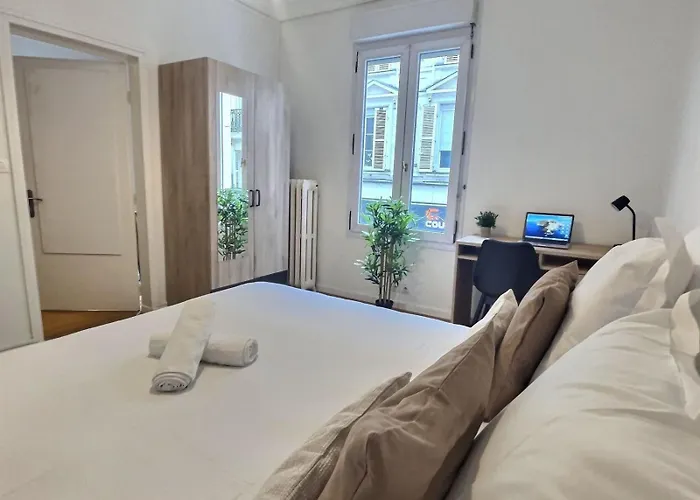 Plein Centre 8pers 4ch 2sdb, Terrasse, Billard Roe Apartman