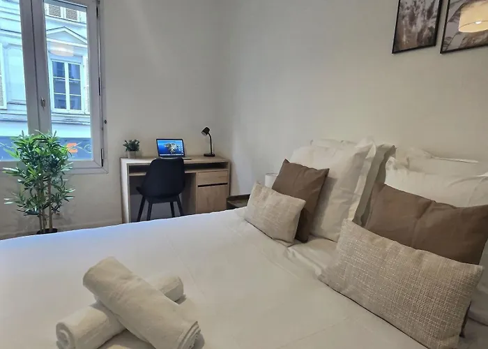 Apartment Plein Centre 8pers 4ch 2sdb, Terrasse, Billard Roe Angers