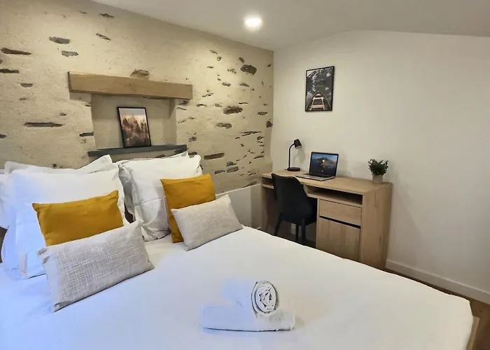 Plein Centre 8pers 4ch 2sdb, Terrasse, Billard Roe Apartment Angers